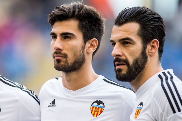 VILLARREAL, SPAIN - DECEMBER 31:  (L-R) Antonio Barragan, Andre Gomes, Alvaro Negredo of Valencia CF looks on prior to the match during the Villarreal CF vs Valencia CF as part of the Liga BBVA 2015-2016 at El Madrigal on December 31, 2015 in Villarreal, Spain.  (Photo by Aitor Alcalde/Power Sport Images/Getty Images)
