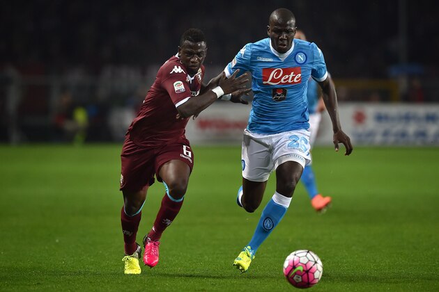 TURIN, ITALY - MAY 08:  Afriyie Acquah (L) of Torino FC competes with Kalidou Koulibaly of SSC Napoli during the Serie A match between Torino FC and SSC Napoli at Stadio Olimpico di Torino on May 8, 2016 in Turin, Italy.  (Photo by Valerio Pennicino/Getty Images)
