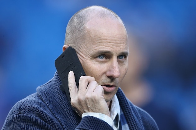 TORONTO, CANADA - SEPTEMBER 21: General manager Brian Cashman of the New York Yankees talks on the phone during batting practice before the start of MLB game action against the Toronto Blue Jays on September 21, 2015 at Rogers Centre in Toronto, Ontario, Canada. (Photo by Tom Szczerbowski/Getty Images) TORONTO, CANADA - SEPTEMBER 21: General manager Brian Cashman of the New York Yankees talks on the phone during batting practice before the start of MLB game action against the Toronto Blue Jays on September 21, 2015 at Rogers Centre in Toronto, Ontario, Canada. (Photo by Tom Szczerbowski/Getty Images)