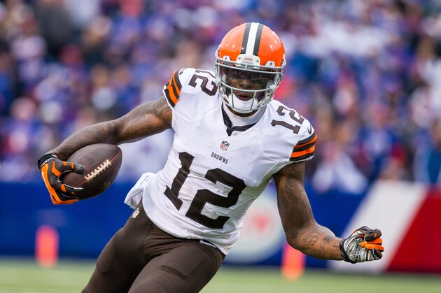 ORCHARD PARK, NY - NOVEMBER 30:  Josh Gordon #12 of the Cleveland Browns carries the ball against the Buffalo Bills on November 30, 2014 at Ralph Wilson Stadium in Orchard Park, New York.  Buffalo defeats Cleveland 26-10. (Photo by Brett Carlsen/Getty Images)