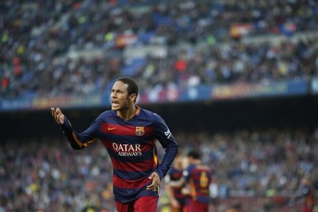 FC Barcelona's Neymar gestures during a Spanish La Liga soccer match against Villarreal at the Camp Nou stadium in Barcelona, Spain, Sunday, Nov. 8, 2015. (AP Photo/Manu Fernandez)