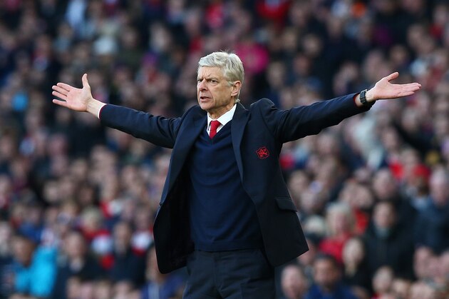 LONDON, ENGLAND - APRIL 30:  Arsene Wenger, manager of Arsenal reacts during the Barclays Premier League match between Arsenal and Norwich City at The Emirates Stadium on April 30, 2016 in London, England  (Photo by Paul Gilham/Getty Images)