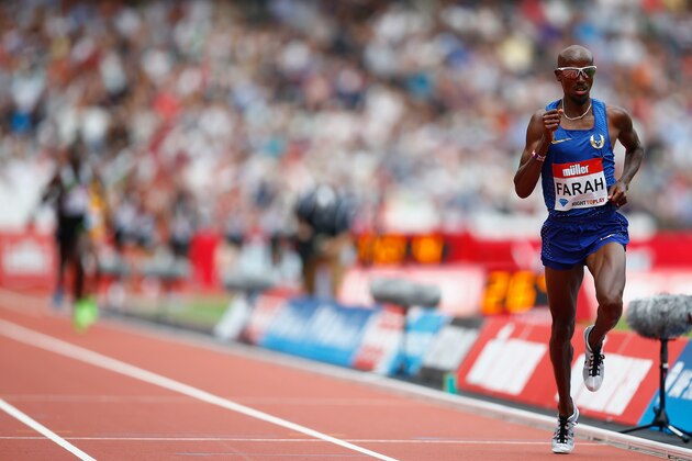 LONDON, ENGLAND - JULY 23:  Mo Farah of Great Britain goes clear as he wins the Mens 5000m during Day Two of the Muller Anniversary Games at The Stadium - Queen Elizabeth Olympic Park on July 23, 2016 in London, England.  (Photo by Christopher Lee/Getty Images)