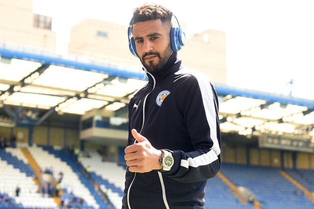 LONDON, ENGLAND - MAY 15:  Riyad Mahrez of Leicester City thumbs up prior to the Barclays Premier League match between Chelsea and Leicester City at Stamford Bridge on May 15, 2016 in London, England.  (Photo by Michael Regan/Getty Images)