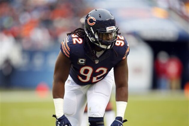 Chicago Bears outside linebacker Pernell McPhee (92) lines up against the Detroit Lions during an NFL football game, Sunday, Jan. 3, 2016, in Chicago. The Lions won the game 24-20.   (Jeff Haynes/AP Images for Panini)