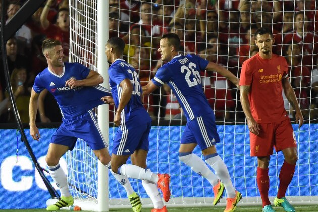 Defender Gary Cahill of Chelsea (L) celebrates with teammates after scoring during their International Champions Cup (ICC) game against Liverpool at Rose Bowl Stadium in Pasadena, California on July 27, 2016.  / AFP / Mark Ralston        (Photo credit should read MARK RALSTON/AFP/Getty Images)