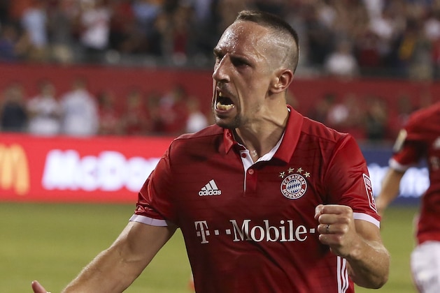 Franck Ribery #7 of FC Bayern Munich reacts to scoring a goal against FC Bayern Munich during their International Champions Cup on July 27, 2016 at Solider Field Stadium in Chicago, Illinois. / AFP / Tasos Katopodis (Photo credit should read TASOS KATOPODIS/AFP/Getty Images) Franck Ribery #7 of FC Bayern Munich reacts to scoring a goal against FC Bayern Munich during their International Champions Cup on July 27, 2016 at Solider Field Stadium in Chicago, Illinois. / AFP / Tasos Katopodis (Photo credit should read TASOS KATOPODIS/AFP/Getty Images)