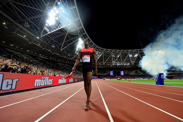 LONDON, ENGLAND - JULY 22:  Usain Bolt of Jamaica celebrates after winning the mens 200m during Day One of the Muller Anniversary Games at The Stadium - Queen Elizabeth Olympic Park on July 22, 2016 in London, England.  (Photo by Dan Mullan/Getty Images)