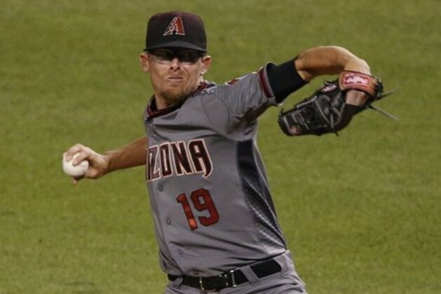Arizona Diamondbacks relief pitcher Tyler Clippard delivers in the eighth inning of a baseball game against the Pittsburgh Pirates in Pittsburgh, Wednesday, May 25, 2016. The Pirates won 5-4. (AP Photo/Gene J. Puskar)