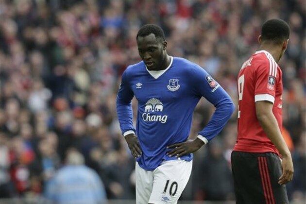 Everton’s Romelu Lukaku reacts after missing a penalty during the English FA Cup semifinal between Manchester United and Everton at Wembley stadium in London, Saturday, April 23,  2016. (AP Photo/Tim Ireland)