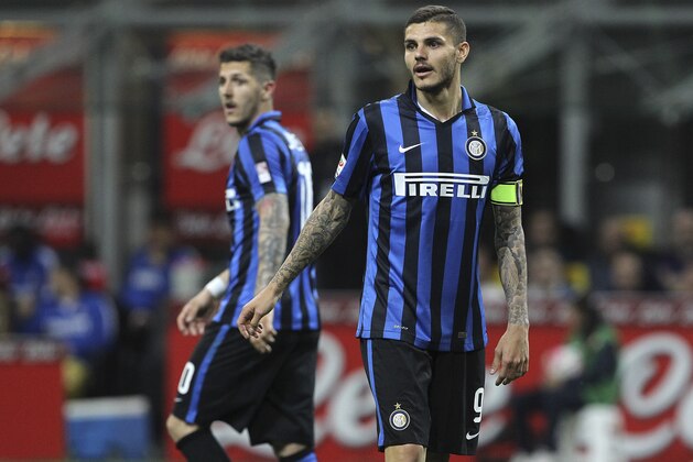 MILAN, ITALY - APRIL 23:  Mauro Emanuel Icardi (R) and Stevan Jovetic (L) of FC Internazionale Milano look on during the Serie A match between FC Internazionale Milano and Udinese Calcio at Stadio Giuseppe Meazza on April 23, 2016 in Milan, Italy.  (Photo by Marco Luzzani/Getty Images)