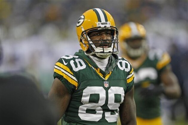 Green Bay Packers wide receiver James Jones warms up prior to the start of an NFL football game against the Dallas Cowboys Sunday Dec. 13, 2015, in Green Bay, Wis. (AP Photo/Matt Ludtke)