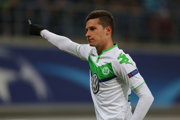 GENT, BELGIUM - FEBRUARY 17 : Julian Draxler of Wolfsburg during the UEFA Champions League match between KAA Gent and VfL Wolfsburg at Ghelamco Arena, on February 17, 2016 in Gent, Belgium. (Photo by Catherine Ivill - AMA/Getty Images)
