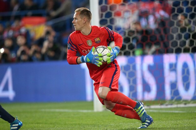 MADRID, SPAIN - APRIL 13: Goalkeeper of Barcelona Marc-Andre ter Stegen in action during the UEFA Champions League quarter final second leg match between Atletico Madrid and FC Barcelona at Vicente Calderon stadium on April 13, 2016 in Madrid, Spain. (Photo by Jean Catuffe/Getty Images)