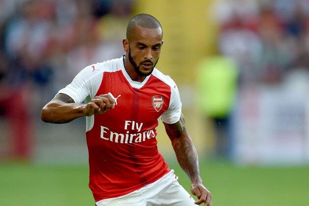 Arsenal's English forward Theo Walcott controls the ball during the football match Lens versus Arsenal on July 22 2016, at the Felix Bollaert stadium in Lens. / AFP / DENIS CHARLET        (Photo credit should read DENIS CHARLET/AFP/Getty Images)
