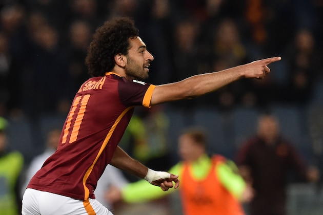 ROME, ITALY - APRIL 11:  Mohamed Salah of AS Roma celebrates after scoring the goal 1-1 during the Serie A match between AS Roma and Bologna FC at Stadio Olimpico on April 11, 2016 in Rome, Italy.  (Photo by Giuseppe Bellini/Getty Images)