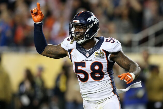 SANTA CLARA, CA - FEBRUARY 07:   Von Miller #58 of the Denver Broncos reacts after a play against the Carolina Panthers in the fourth quarter during Super Bowl 50 at Levi's Stadium on February 7, 2016 in Santa Clara, California.  (Photo by Patrick Smith/Getty Images)