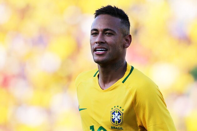 GOIANIA, BRAZIL - JULY 30: Neymar #10 of Brazil looks on during the international friendly match between Japan and Brazil at the Estadio Serra Dourada on July 30, 2016 in Goiania, Brazil. (Photo by Koji Watanabe/Getty Images)