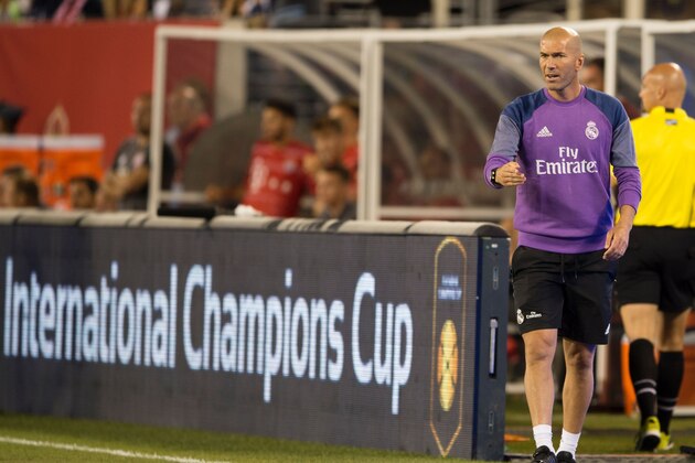 Real Madrid's coach Zidane Zinedine shouts instructions to his players during the International Champions Cup match betweeen FC Bayern Munich and Real Madrid CF August 3, 2016 at MetLife stadium in East Rutherford, NJ. / AFP / DON EMMERT (Photo credit should read DON EMMERT/AFP/Getty Images) Real Madrid's coach Zidane Zinedine shouts instructions to his players during the International Champions Cup match betweeen FC Bayern Munich and Real Madrid CF August 3, 2016 at MetLife stadium in East Rutherford, NJ. / AFP / DON EMMERT (Photo credit should read DON EMMERT/AFP/Getty Images)