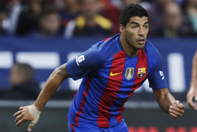 SOLNA, SWEDEN - AUGUST 03: Luis Surez of FC Barcelona during the Pre-Season Friendly between Leicester City FC and FC Barcelona at Friends arena on August 3, 2016 in Solna, Sweden. (Photo by Nils Petter Nilsson/Ombrello/Getty Images)