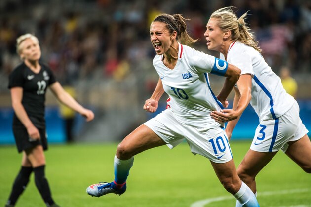 Carli Lloyd (C) of the USA celebrates her goal during a Rio 2016 Olympic Games first round Group G women's football match United States vs New Zealand at the Mineirao stadium in Belo Horizonte, Brazil on August 3, 2016. / AFP / GUSTAVO ANDRADE        (Photo credit should read GUSTAVO ANDRADE/AFP/Getty Images)