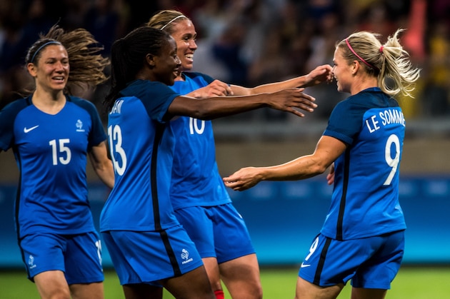 Eugenie Le Sommer (R) of France celebrates a goal during the Rio 2016 Olympic Games first round Group G women's football match France vs Colombia at the Mineirao stadium in Belo Horizonte, Brazil on August 3, 2016. / AFP / GUSTAVO ANDRADE        (Photo credit should read GUSTAVO ANDRADE/AFP/Getty Images)