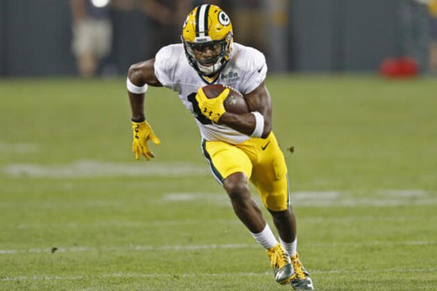Green Bay Packers wide receiver Randall Cobb runs after making a catch during NFL football training camp, Sunday, July 31, 2016, in Green Bay, Wis. (AP Photo/Matt Ludtke)