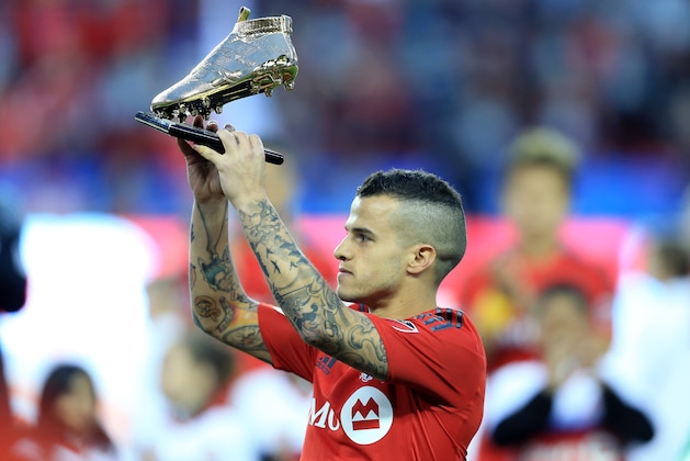 TORONTO, ON - MAY 07:  Sebastian Giovinco #10 of Toronto FC is presented with the MLS Audi Golden Boot Award as leading scorer for the 2015 season prior to an MLS soccer game against FC Dallas at BMO Field on May 7, 2016 in Toronto, Ontario, Canada.  (Photo by Vaughn Ridley/Getty Images)