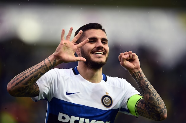 Inter Milan's Argentinan forward Mauro Icardi celebrates after scoring a goal during the italian Serie A football match between Frosinone and Inter on April 9, 2016 at the Matusa Stadium in Frosinone. / AFP / FILIPPO MONTEFORTE        (Photo credit should read FILIPPO MONTEFORTE/AFP/Getty Images)