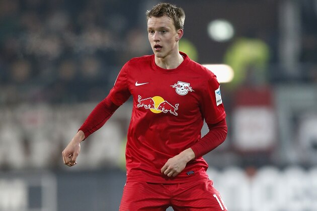 HAMBURG, GERMANY - FEBRUARY 12:  Lukas Klostermann of Leipzig runs with the ball during the Second Bundesliga match between FC St. Pauli and RB Leipzig at Millerntor Stadium on February 12, 2016 in Hamburg, Germany.  (Photo by Boris Streubel/Getty Images)