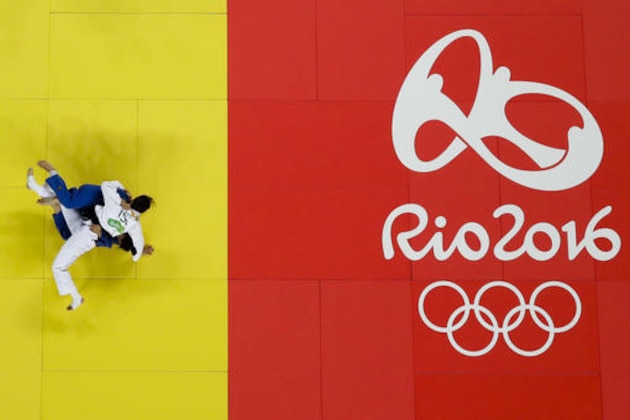Brazil's Mariana Silva, blue, competes against Israel's Yarden Gerbi during the women's 63-kg judo competition at at the 2016 Summer Olympics in Rio de Janeiro, Brazil, Tuesday, Aug. 9, 2016. (AP Photo/Markus Schreiber) Brazil's Mariana Silva, blue, competes against Israel's Yarden Gerbi during the women's 63-kg judo competition at at the 2016 Summer Olympics in Rio de Janeiro, Brazil, Tuesday, Aug. 9, 2016. (AP Photo/Markus Schreiber)