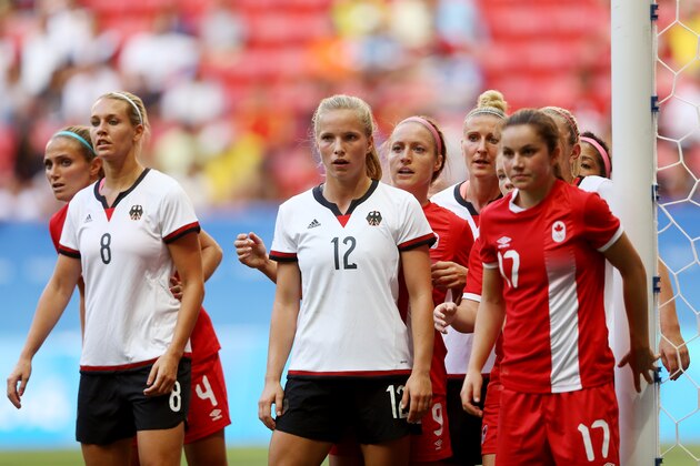BRASILIA, BRAZIL - AUGUST 09: Germany v Canada Women's Football Olympics Day 4 at Mane Garrincha Stadium on August 9, 2016 in Brasilia, Brazil. (Photo by Celso Junior/Getty Images)