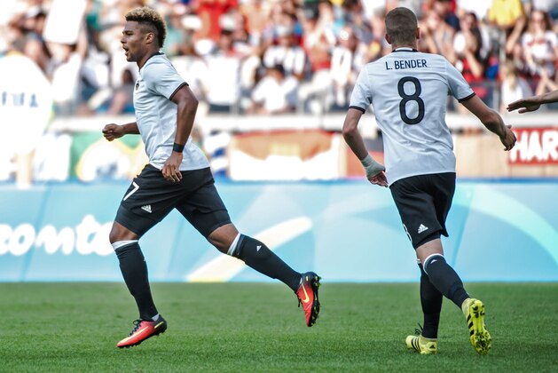 Germany's Serge Gnabry celebrates his goal against Fiji during the Rio 2016 Olympic Games first round Group C men's football match Germany vs Fiji at the Mineirao stadium in Belo Horizonte, Brazil on August 10, 2016.  / AFP / GUSTAVO ANDRADE        (Photo credit should read GUSTAVO ANDRADE/AFP/Getty Images)