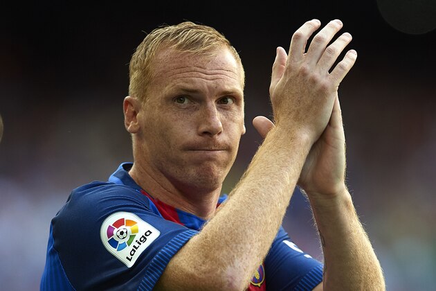 BARCELONA, SPAIN - AUGUST 10:  Jeremy Mathieu of FC Barcelona waves during the team official presentation ahead of the Joan Gamper trophy match between FC Barcelona and UC Sampdoria at Camp Nou on August 10, 2016 in Barcelona, Spain.  (Photo by Manuel Queimadelos Alonso/Getty Images)