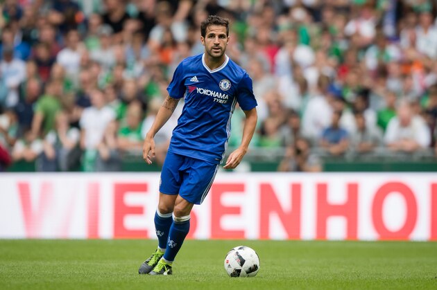 BREMEN, GERMANY - AUGUST 07:  Cesc Fabregas of Chelsea runs with the ball during the pre-season friendly match between Werder Bremen and FC Chelsea at Weserstadion on August 7, 2016 in Bremen, Germany.  (Photo by Boris Streubel/Getty Images)
