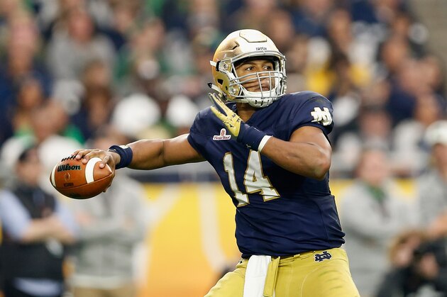 GLENDALE, AZ - JANUARY 01:  Quarterback DeShone Kizer #14 of the Notre Dame Fighting Irish throws a pass during the BattleFrog Fiesta Bowl against the Ohio State Buckeyes at University of Phoenix Stadium on January 1, 2016 in Glendale, Arizona. The Buckeyes defeated the Fighting Irish 44-28. (Photo by Christian Petersen/Getty Images)
