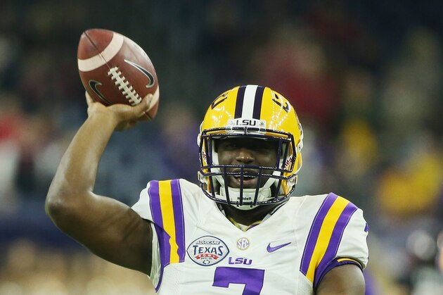 HOUSTON, TX - DECEMBER 29:  Leonard Fournette #7 of the LSU Tigers waits on the field before the start of their game against the Texas Tech Red Raiders during the AdvoCare V100 Texas Bowl at NRG Stadium on December 29, 2015 in Houston, Texas.  (Photo by Scott Halleran/Getty Images)