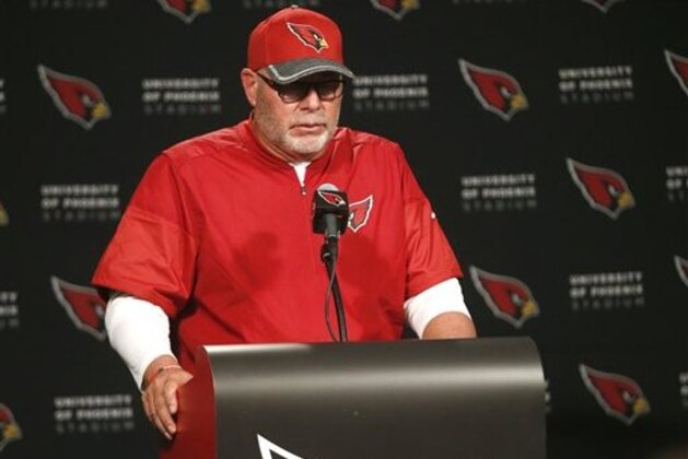 Arizona Cardinals head coach Bruce Arians meets with the media afteran NFL preseason football game against the Oakland Raiders, Friday, Aug. 12, 2016, in Glendale, Ariz. (AP Photo/Rick Scuteri)