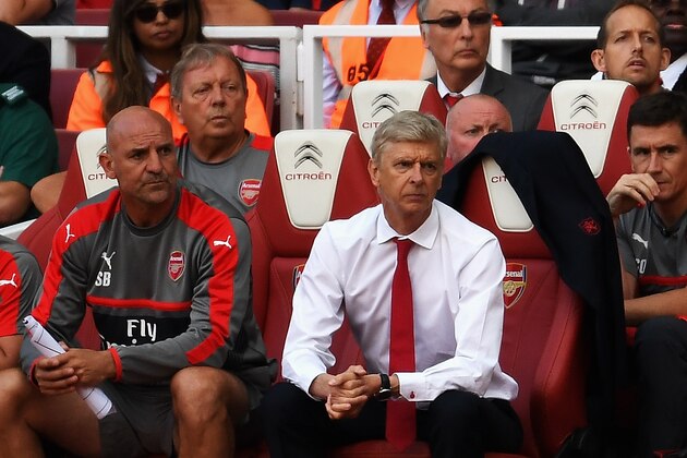 LONDON, ENGLAND - AUGUST 14: Arsene Wenger, Manager of Arsenal looks on during the Premier League match between Arsenal and Liverpool at Emirates Stadium on August 14, 2016 in London, England.  (Photo by Mike Hewitt/Getty Images)