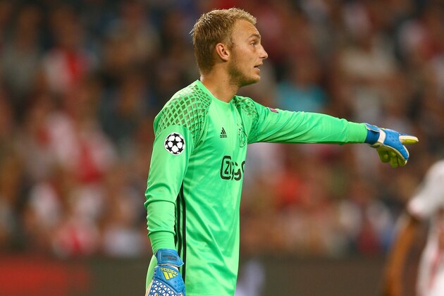 AMSTERDAM, NETHERLANDS - AUGUST 16:  Goalkeeper Jasper Cillessen of Ajax in action during the UEFA Champions League Play-off 1st Leg match between Ajax and Rostov at Amsterdam Arena on August 16, 2016 in Amsterdam, Netherlands.  (Photo by Christopher Lee/Getty Images)