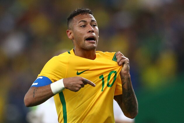 RIO DE JANEIRO, BRAZIL - AUGUST 20:  Neymar of Brazil reacts after opening the scoring during the Men's Football Final between Brazil and Germany at the Maracana Stadium on Day 15 of the Rio 2016 Olympic Games on August 20, 2016 in Rio de Janeiro, Brazil.  (Photo by Paul Gilham/Getty Images)
