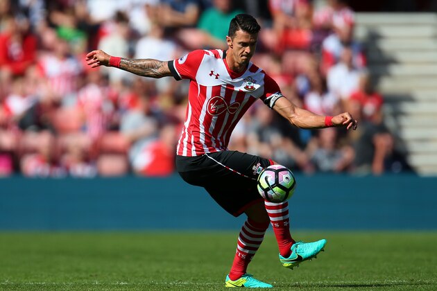 SOUTHAMPTON, ENGLAND - AUGUST 07:  Jose Fonte of Southampton in action during the pre-season friendly between Southampton and Athletic Club Bilbao at St Mary's Stadium on August 7, 2016 in Southampton, England.  (Photo by Jordan Mansfield/Getty Images)