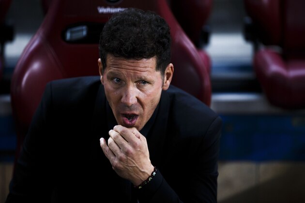 MADRID, SPAIN - AUGUST 21: Head coach Diego Pablo Simeone of Atletico de Madrid gestures from the bench prior to start the La Liga match between Club Atletico de Madrid and Deportivo Alaves at Vicente Calderon stadium on August 21, 2016 in Madrid, Spain. (Photo by Gonzalo Arroyo Moreno/Getty Images) MADRID, SPAIN - AUGUST 21: Head coach Diego Pablo Simeone of Atletico de Madrid gestures from the bench prior to start the La Liga match between Club Atletico de Madrid and Deportivo Alaves at Vicente Calderon stadium on August 21, 2016 in Madrid, Spain. (Photo by Gonzalo Arroyo Moreno/Getty Images)