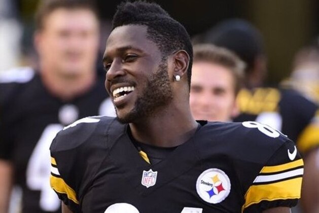 Pittsburgh Steelers wide receiver Antonio Brown (84) walks along the sideline against the Philadelphia Eagles during the first half of an NFL preseason football game in Pittsburgh, on Thursday, Aug. 18, 2016. (AP Photo/Fred Vuich)
