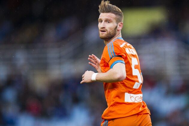 SAN SEBASTIAN, SPAIN - JANUARY 10:  Shkodran Mustafi of Valencia CF reacts during the La Liga match between Real Sociedad de Futbol and Valencia CF at Estadio Anoeta on January 10, 2016 in San Sebastian, Spain.  (Photo by Juan Manuel Serrano Arce/Getty Images)