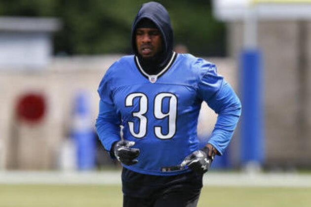Detroit Lions running back Stevan Ridley runs during NFL football practice in Allen Park, Mich., Tuesday, June 14, 2016. (AP Photo/Paul Sancya)