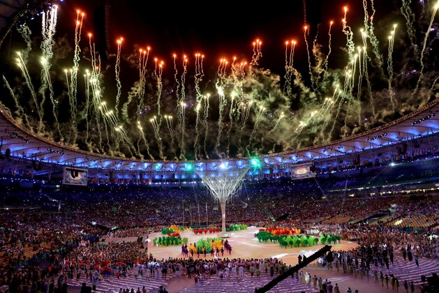 Aug 21, 2016; Rio de Janeiro, BRAZIL;  Fireworks light the sky during the closing ceremonies for the Rio 2016 Summer Olympic Games at Maracana. Mandatory Credit: Eric Seals-USA TODAY Sports