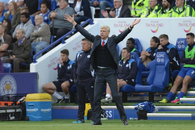 Arsenal's French manager Arsene Wenger reacts on the touchline during the English Premier League football match between Leicester City and Arsenal at King Power Stadium in Leicester, central England on August 20, 2016. / AFP / OLI SCARFF / RESTRICTED TO EDITORIAL USE. No use with unauthorized audio, video, data, fixture lists, club/league logos or 'live' services. Online in-match use limited to 75 images, no video emulation. No use in betting, games or single club/league/player publications.  /         (Photo credit should read OLI SCARFF/AFP/Getty Images)
