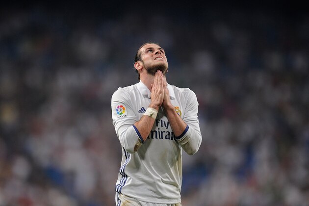 MADRID, SPAIN - AUGUST 27:  Gareth Bale of Real Madrid reacts during the La Liga match between Real Madrid CF and RC Celta de Vigo at Estadio Santiago Bernabeu on August 27, 2016 in Madrid, Spain.  (Photo by Denis Doyle/Getty Images)
