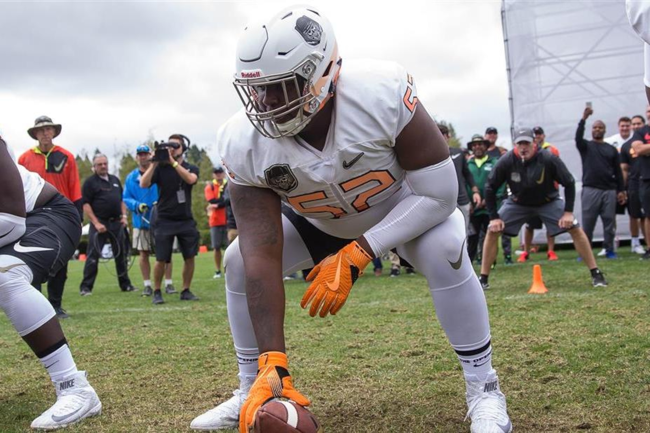 4-Star OL Cesar Ruiz plans to make his decision late in the process before enrolling at the school of his choice in January. 4-Star OL Cesar Ruiz plans to make his decision late in the process before enrolling at the school of his choice in January.